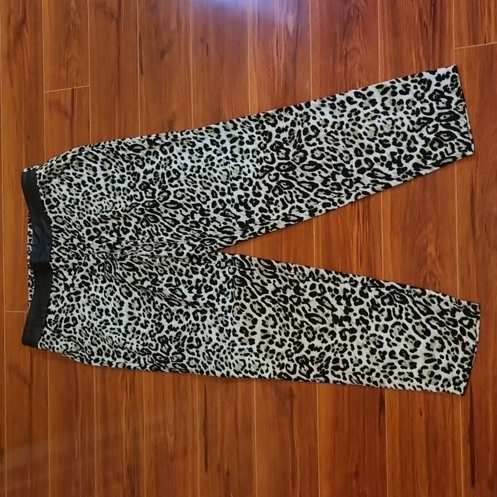 Jessica Simpson Leopard Print Pants Size Medium - Picture 2 of 13